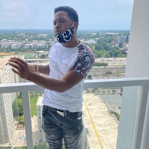 Meet your Posher, Armis